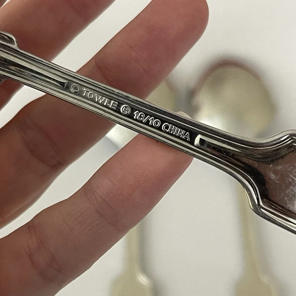 3 Towle London Shell Stainless Satin‎ Soup Spoons  18/10